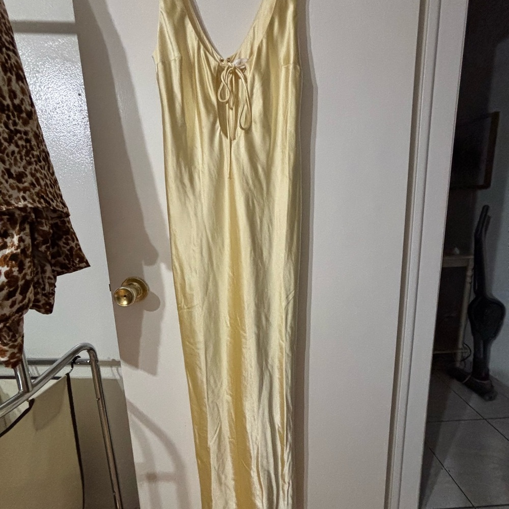 Meshki Aubrie Keyhole Satin Maxi Dress - Butter Yellow